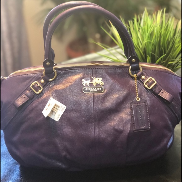 Authentic Coach - Picture 1 of 8